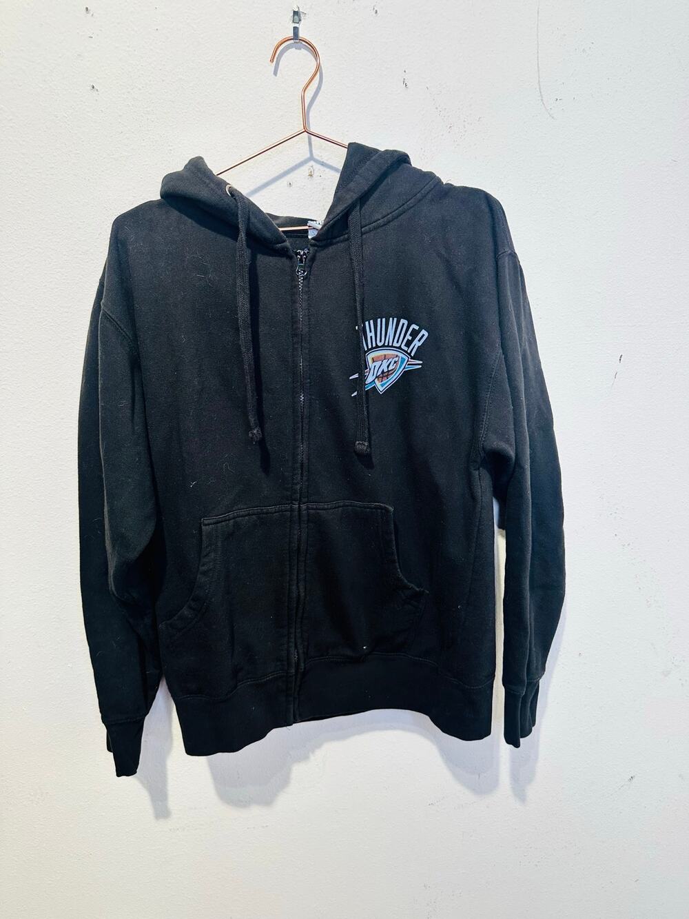 ITEM OF THE GAME Black OKC Thunder Logo Zip Up Drawstring Hoodie size Medium